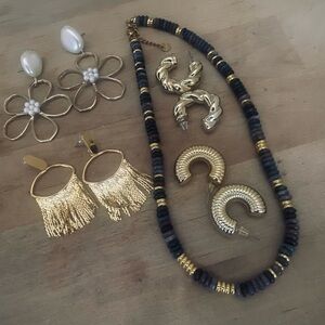 Source Unknown Gold and Black Bead Necklace with Mixed Gold Earrings